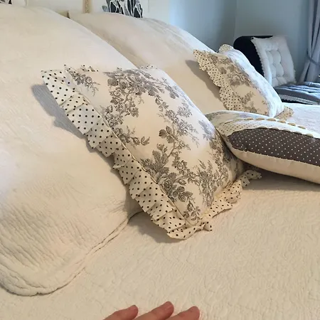 D'hotes Le Tilleul Bed & Breakfast Saint-Hilaire-des-Loges