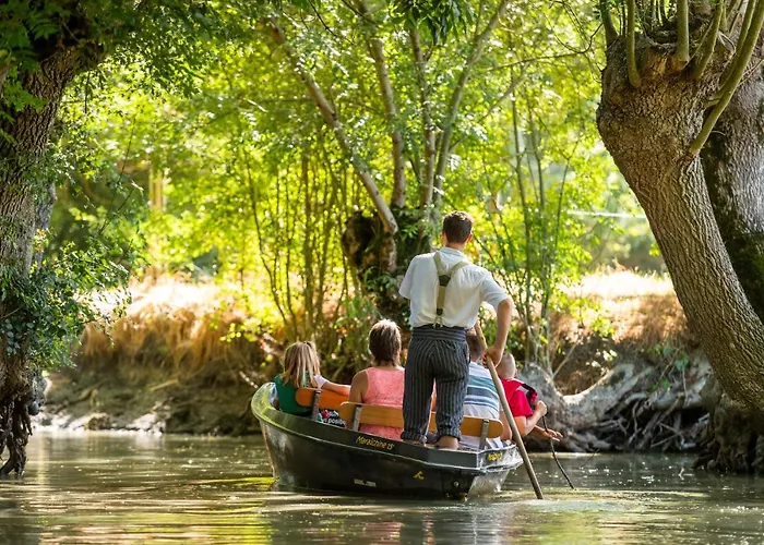 Alojamento de Acomodação e Pequeno-almoço D'hôtes Le Tilleul Saint-Hilaire-des-Loges
